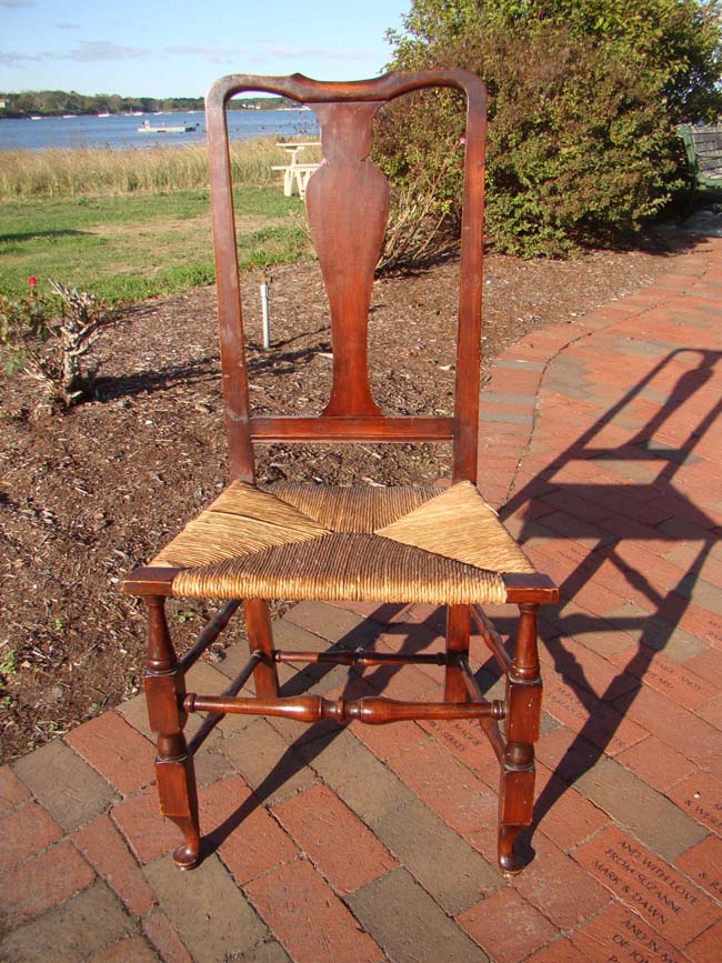 A fine New England Queen Anne period maple side chair, probably from coastal Massachusetts circa 1740-1760.